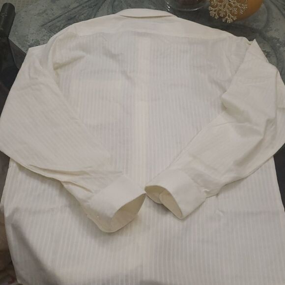 GIVENCHY Men's  Large DRESS SHIRT like new - Picture 5 of 5